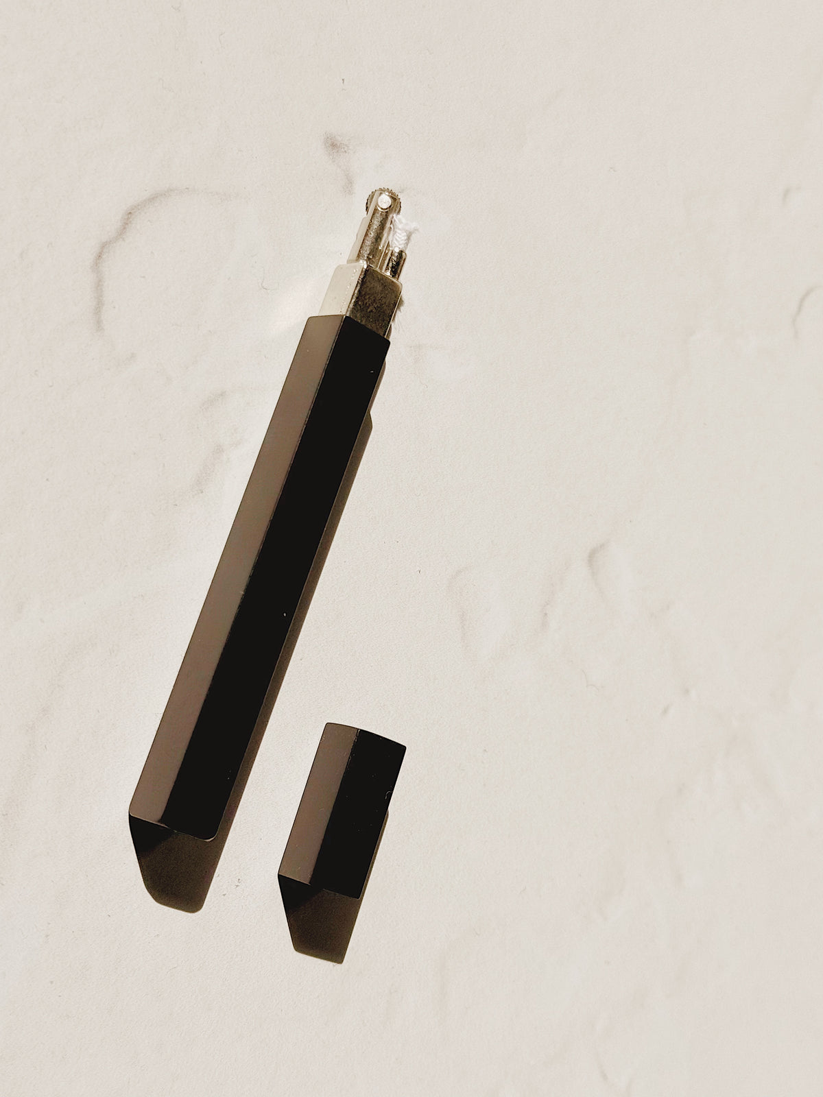 Tsubota Pearl Queue Stick Lighter