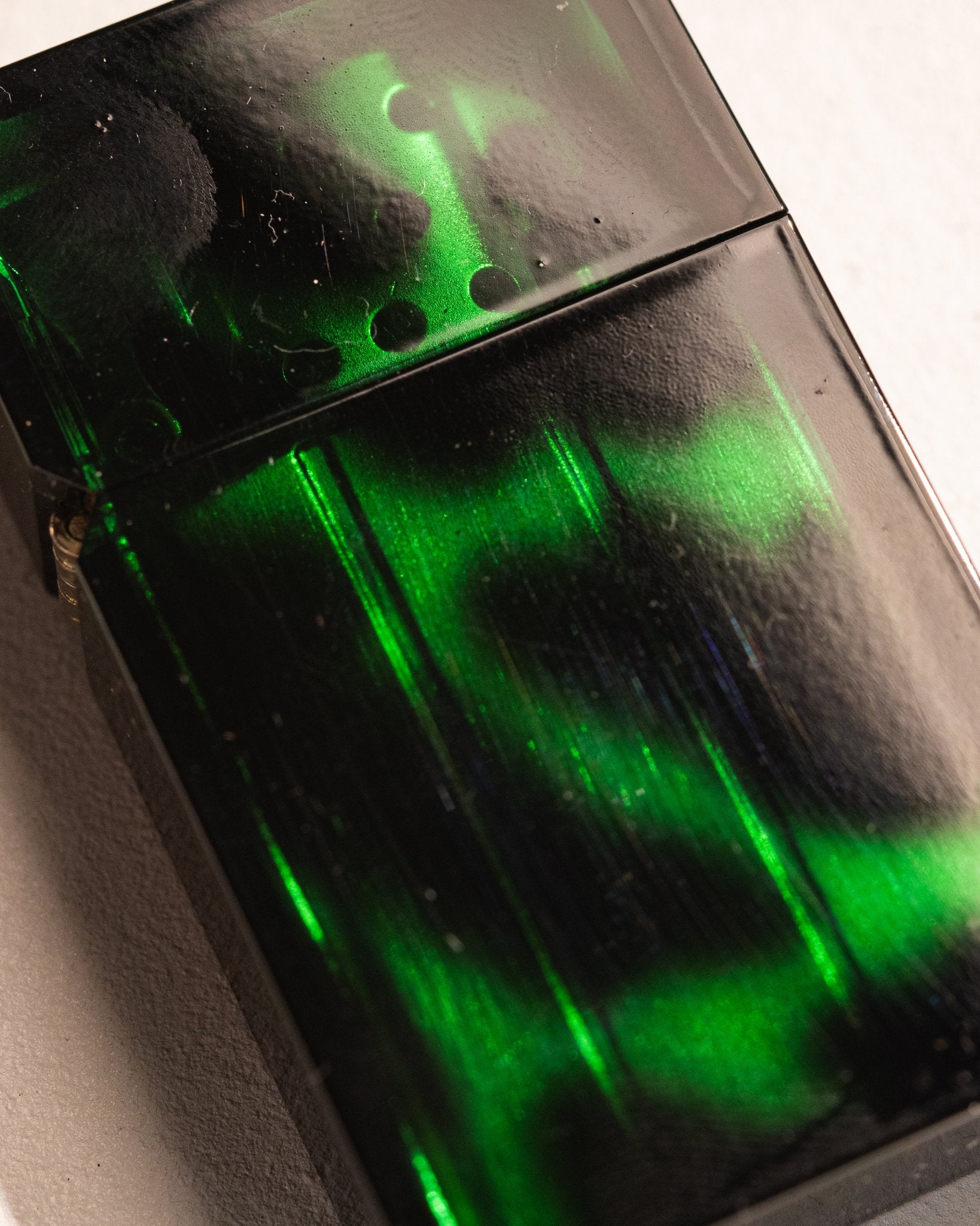 Close up Emerald Green marble finish on Tsubota Pearl Hard-Edge lighter