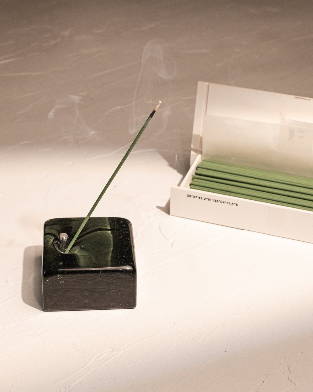 IYÉ No. 007 Sandalwood incense with handmade glass holder, made in Japan