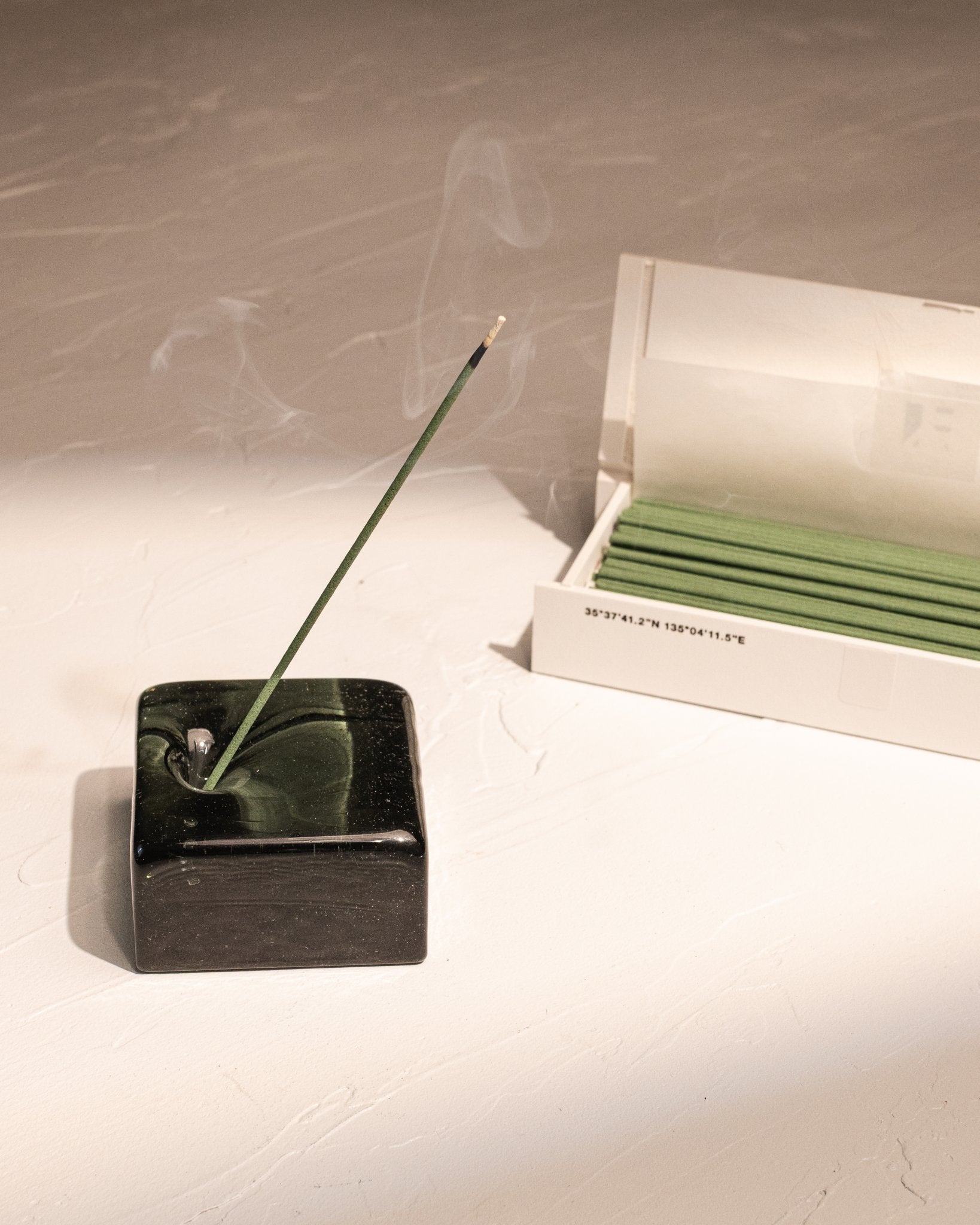 IYÉ No. 007 Sandalwood incense with handmade glass holder, made in Japan