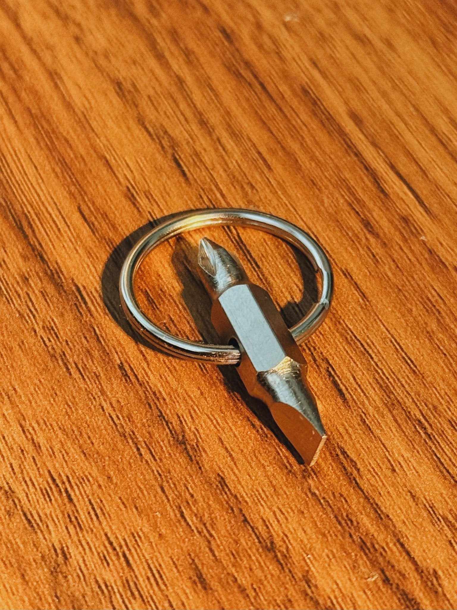 Pocket maintenance screwdriver with flathead and Phillips tips for Tsubota Pearl lighter maintenance