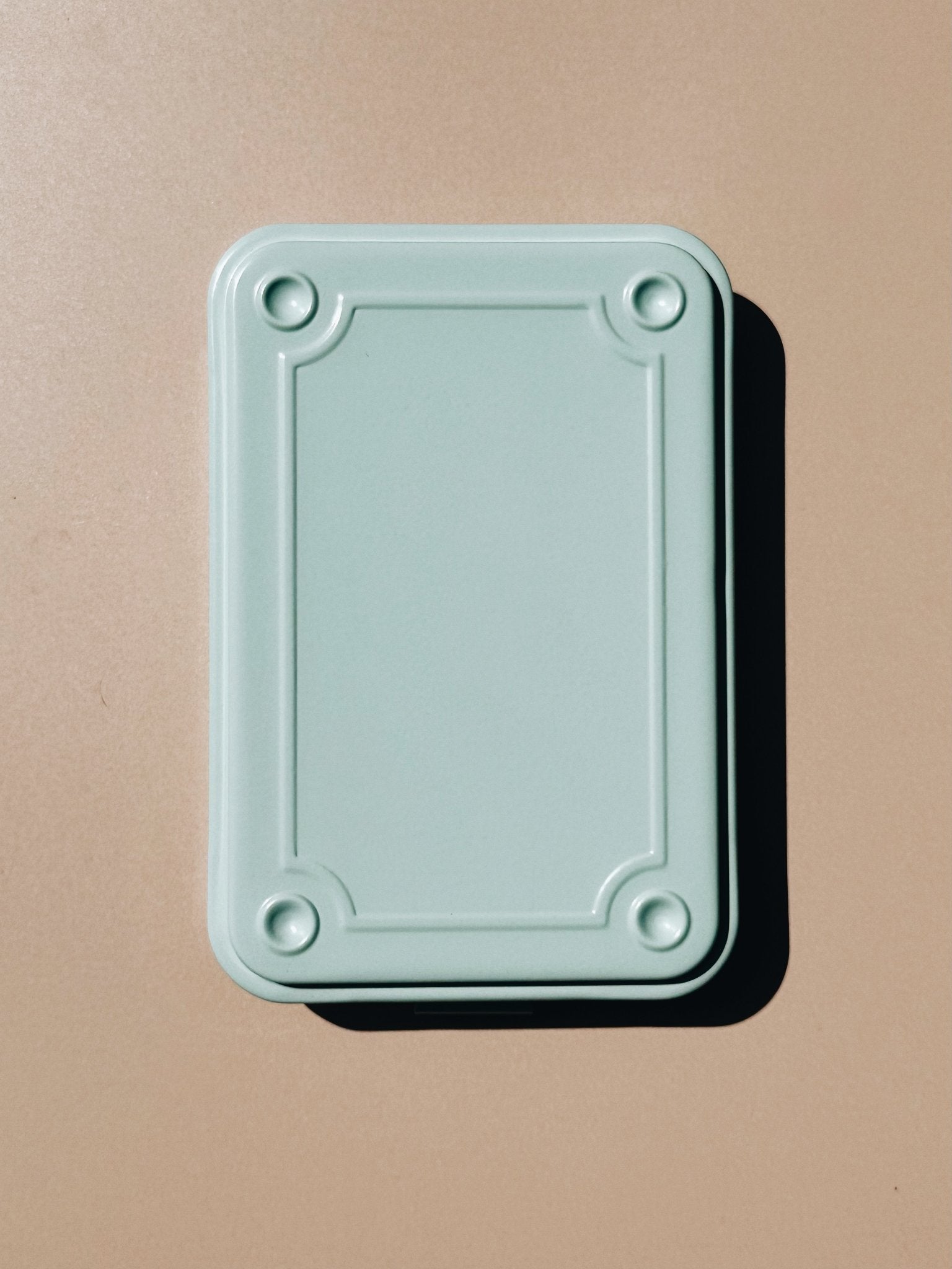 Toyo Steel T-152 box in "glacier" - top view